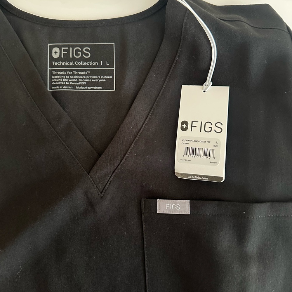 NWT Figs Women’s Scrub Top Size Large Black Catarina One Pocket